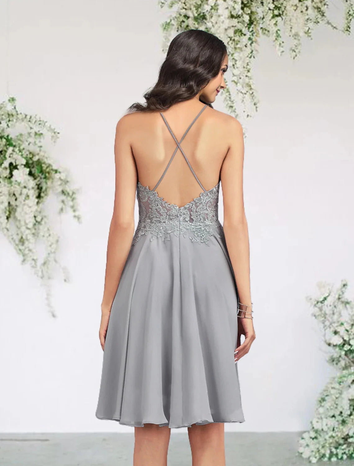 A-Line Bridesmaid Dress Jewel Neck Sleeveless Elegant Short / Mini Chiffon / Lace / Tulle with Pleats / Appliques by YiHuiw