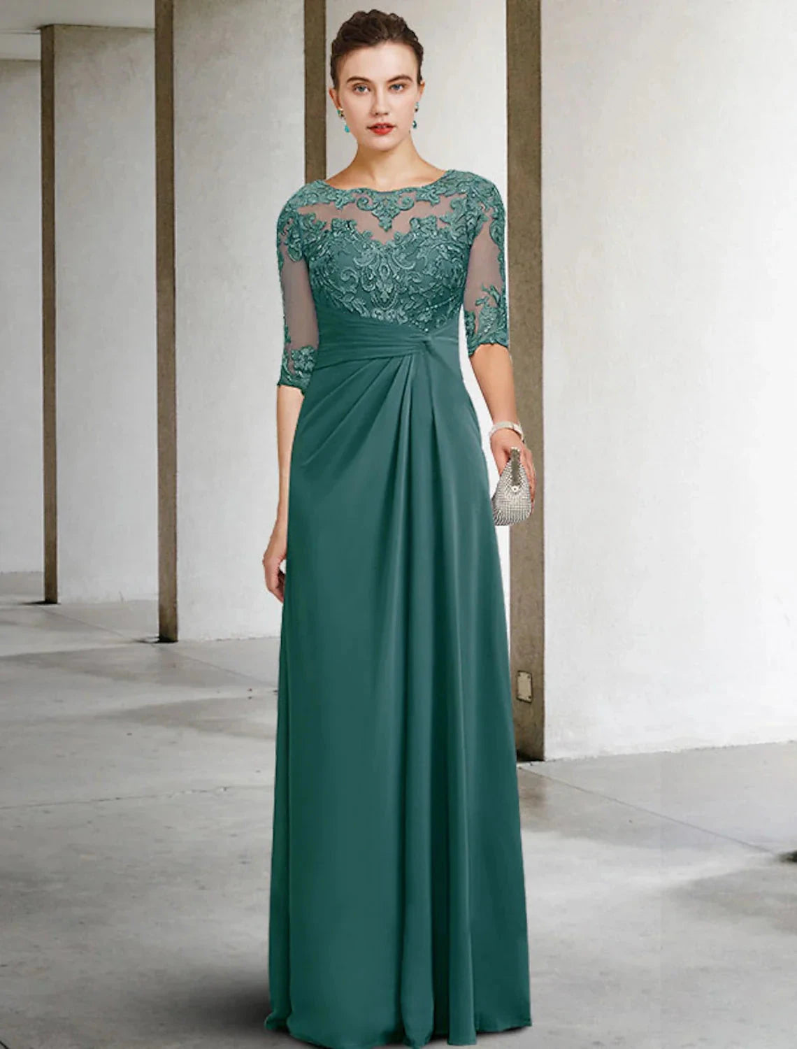 Sheath / Column Mother of the Bride Dress Fall Wedding Guest Dresses Plus Size Elegant Jewel Neck Floor Length Chiffon Lace Short Sleeve with Appliques Side-Draped by YiHuiw