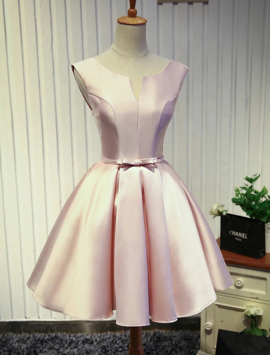 A-Line Homecoming Dresses Minimalist Dress Prom Birthday Knee Length Sleeveless Jewel Neck Satin Backless with Butterfly by YiHuiw