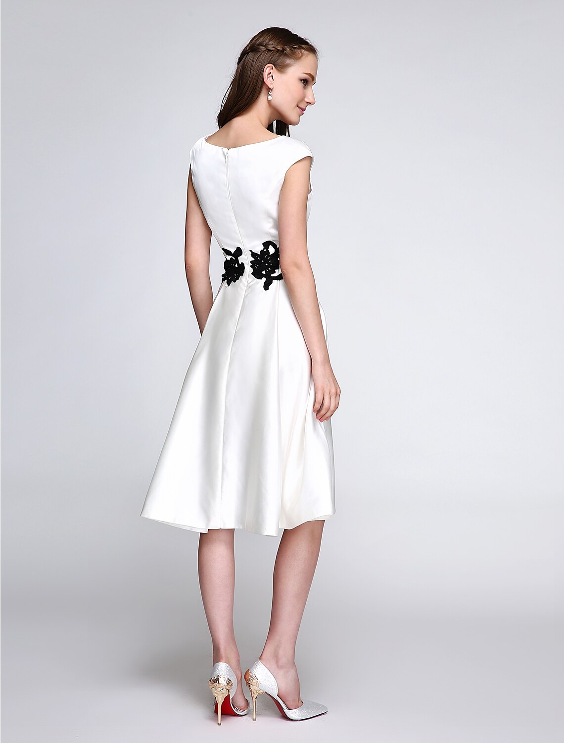 A-Line Fit & Flare Dress Cocktail Party Prom Knee Length Sleeveless V Neck Satin with Appliques by YiHuiw