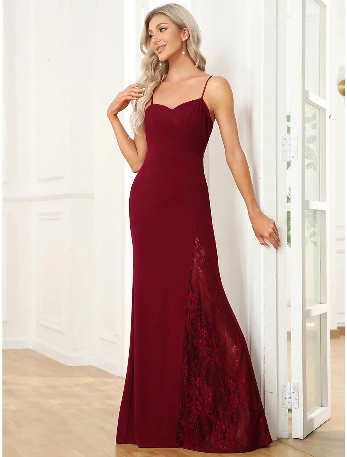 Mermaid / Trumpet Evening Gown Cut Out Dress Wedding Party Floor Length Sleeveless V Neck Polyester with Slit Embroidery by YiHuiw