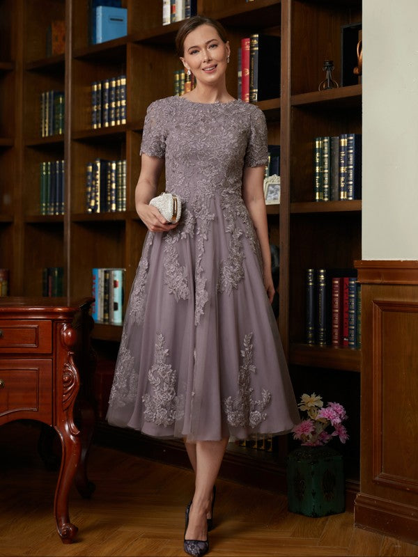 A-Line/Princess Chiffon Lace Scoop Short Sleeves Tea-Length Mother of the Bride Dresses by YiHuiw