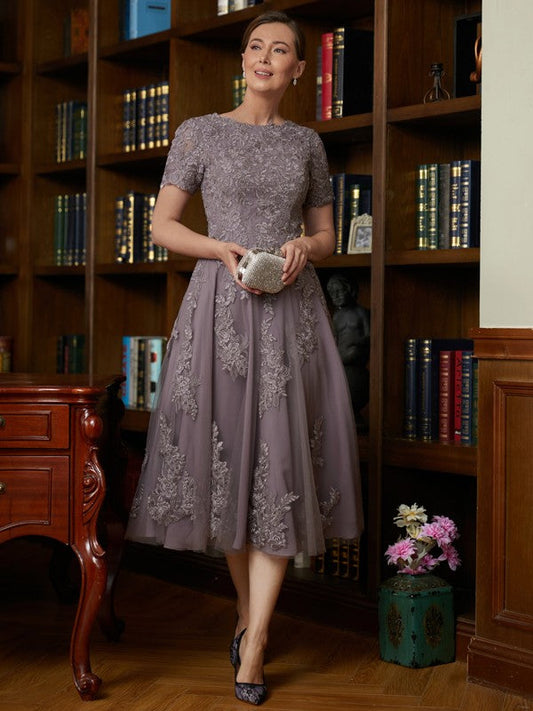 A-Line/Princess Chiffon Lace Scoop Short Sleeves Tea-Length Mother of the Bride Dresses by YiHuiw