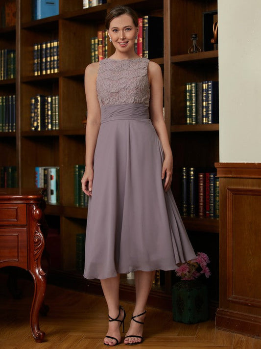 A-Line/Princess Chiffon Lace Scoop Sleeveless Tea-Length Mother of the Bride Dresses by YiHuiw