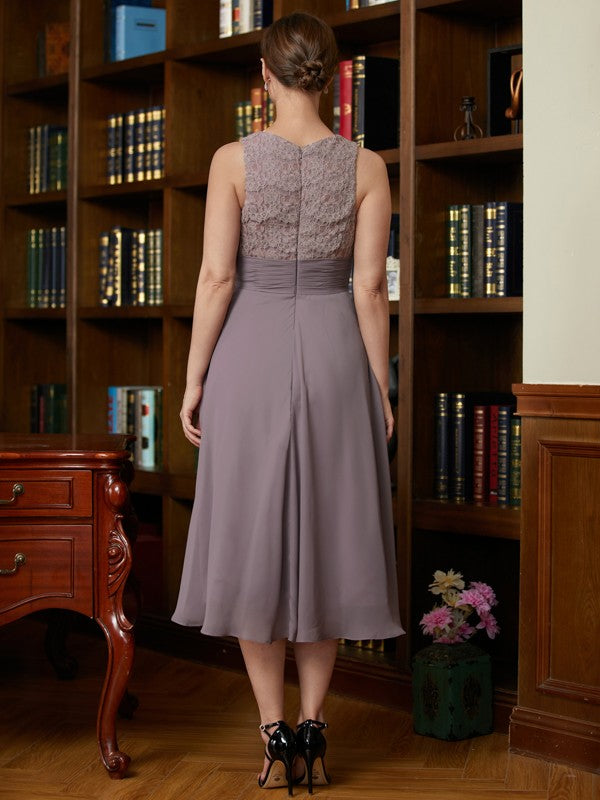 A-Line/Princess Chiffon Lace Scoop Sleeveless Tea-Length Mother of the Bride Dresses by YiHuiw