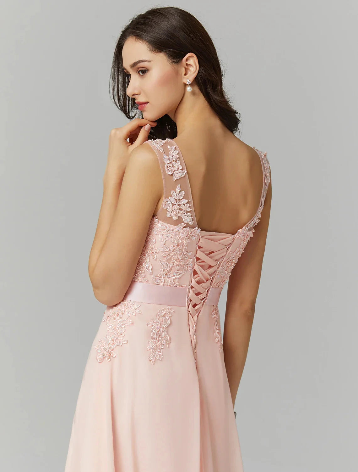 A-Line Bridesmaid Dress Jewel Neck Sleeveless Elegant Floor Length Chiffon / Lace with Appliques by YiHuiw