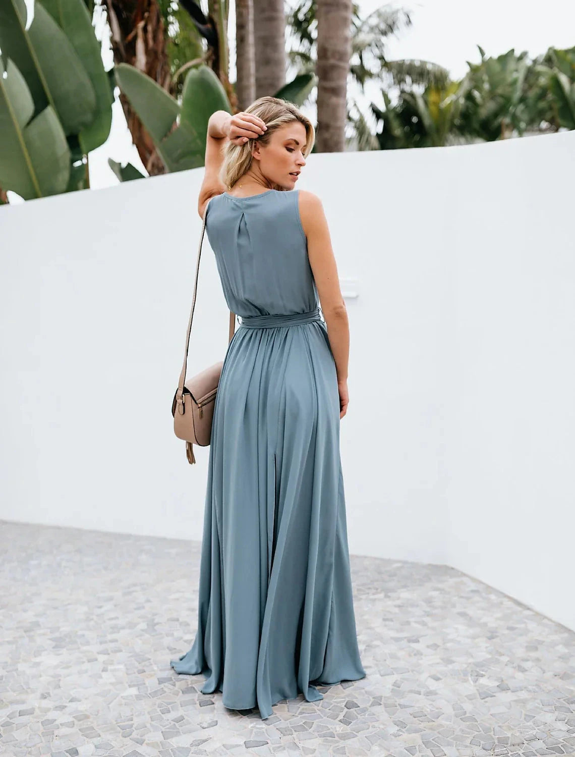 A-Line Bridesmaid Dress V Neck Sleeveless Elegant Floor Length Chiffon with Bow(s) / Pleats / Slit by YiHuiw