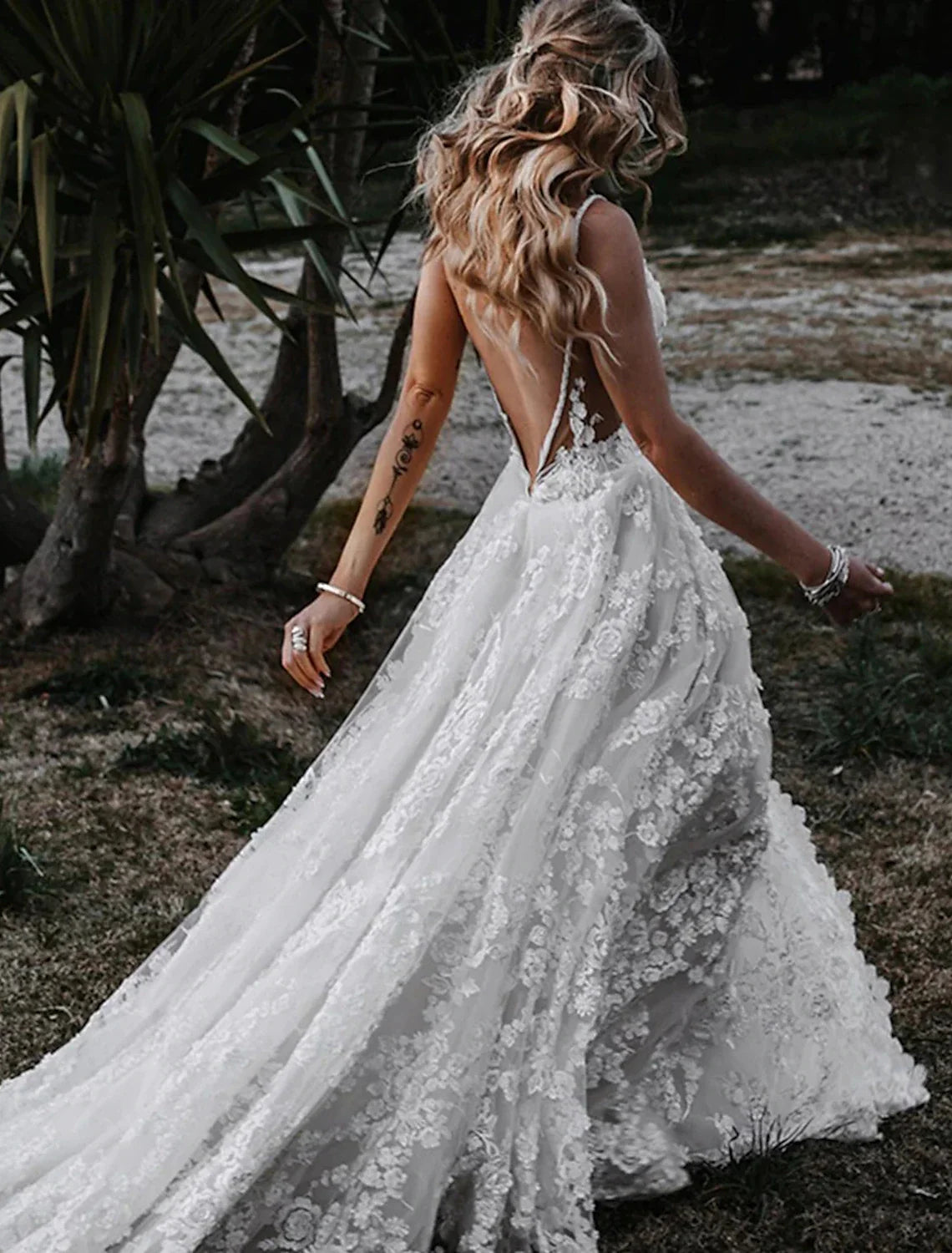 Beach Sexy Boho Wedding Dresses A-Line Sweetheart Camisole Spaghetti Strap Court Train Lace Outdoor Bridal Gowns With Appliques Split Front  Summer Wedding Party, Women‘s Clothing