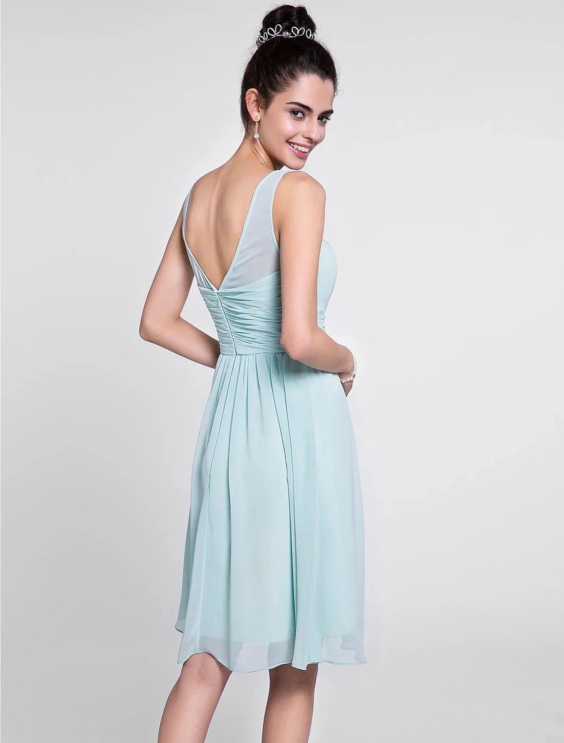 A-Line Bridesmaid Dress Scoop Neck Sleeveless Knee Length Chiffon with Ruched / Draping by YiHuiw