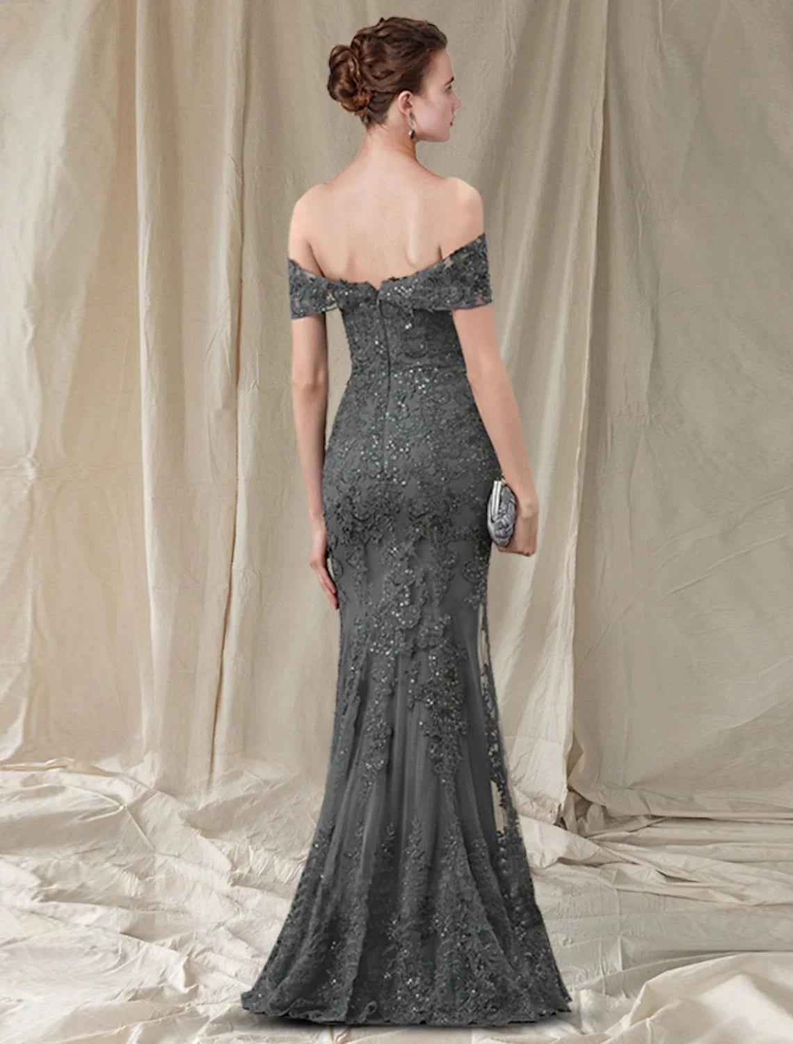 Sheath / Column Mother of the Bride Dress Elegant Off Shoulder Floor Length Lace Tulle Sequined Sleeveless with Pleats Appliques by YiHuiw