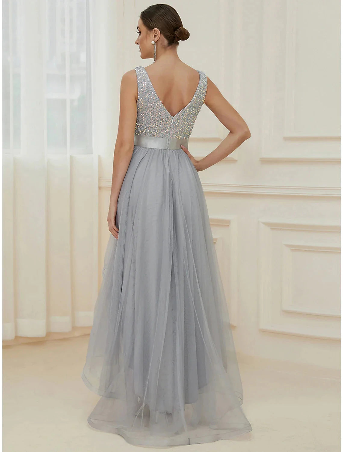 A-Line Bridesmaid Dress V Neck Sleeveless Elegant Asymmetrical Sequined with Sequin / Tier by YiHuiw