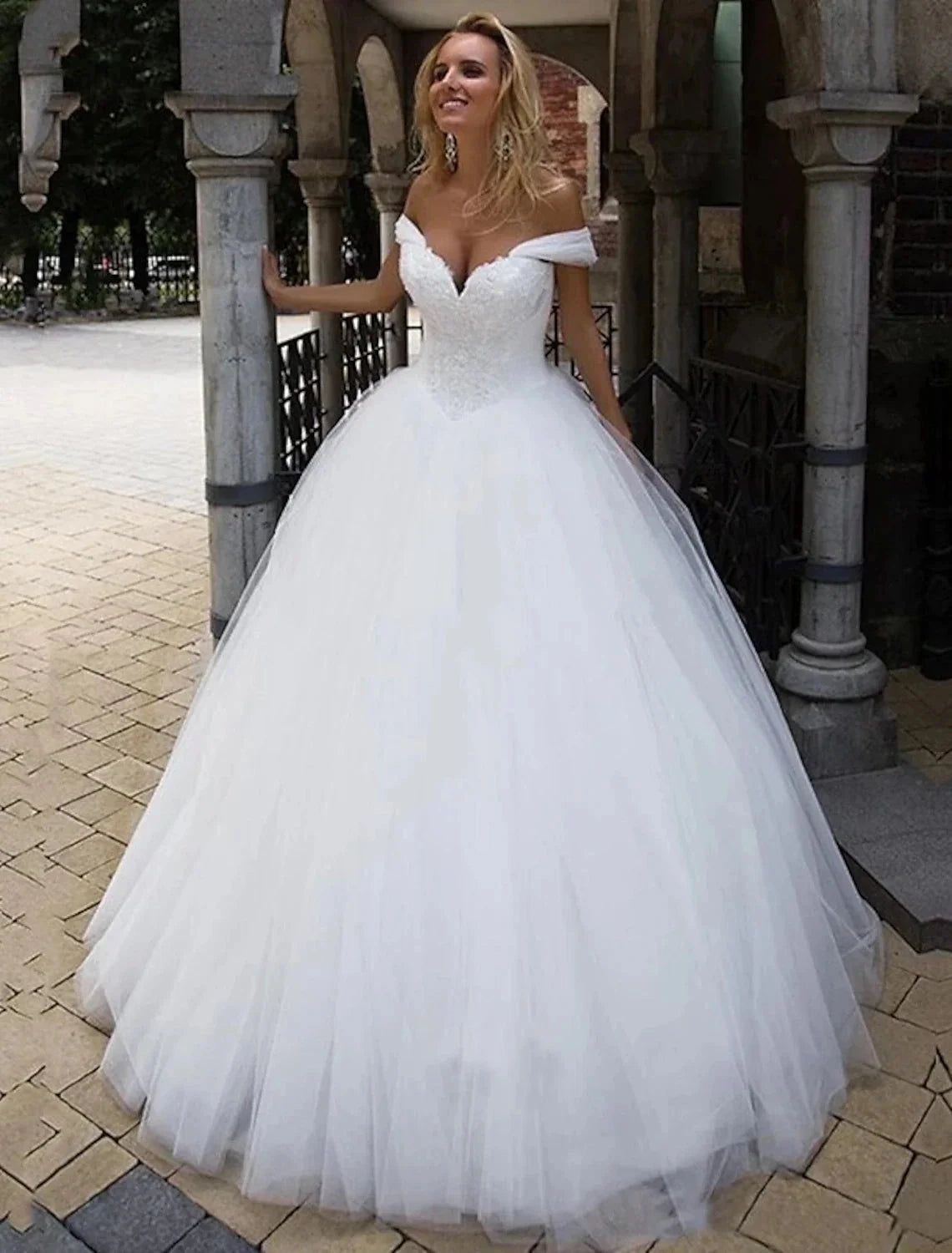 Wedding Dresses Ball Gown Off Shoulder Cap Sleeve Chapel Train Tulle Bridal Gowns With Summer Wedding Party, Women's Clothing by YiHuiw